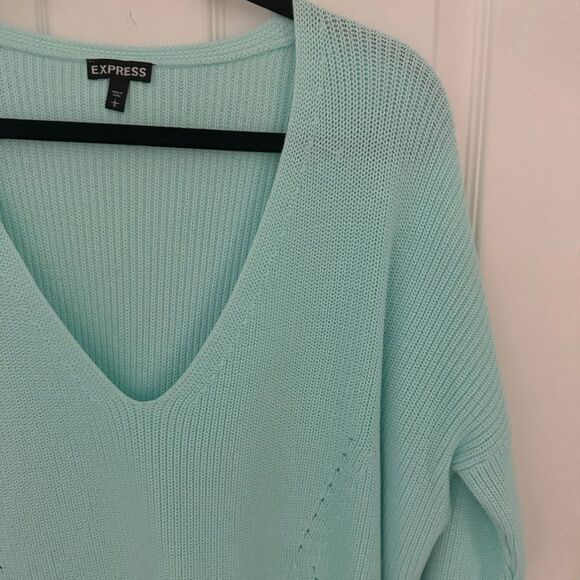Express Women’s Light Weight Sweater V-Neck Light Blue Large B0412 - Picture 2 of 5